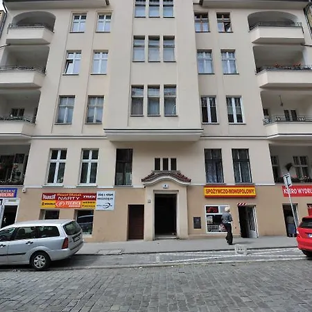 Parada Przy Targach Apartman *