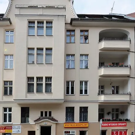 Parada Przy Targach Apartman *
